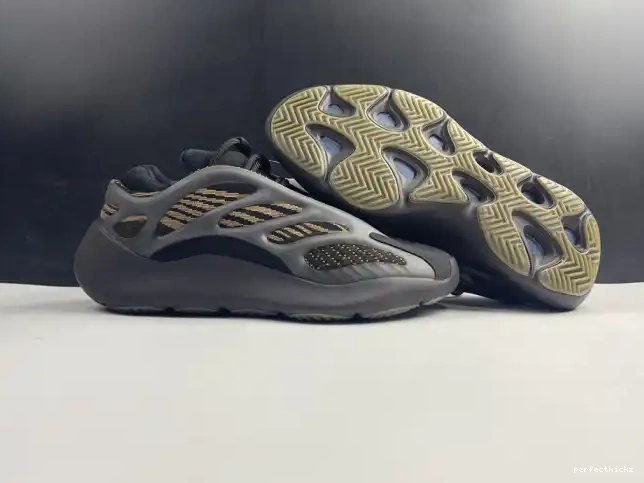 ADIDAS 700 GY0189 YEEZY V3 0604
